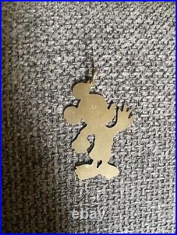 10k disney mickey mouse pendant