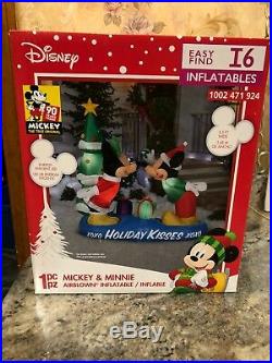 5 1/2 Ft Mickey & Minnie Mouse Kisses Airblown Christmas yard Disney Inflatable