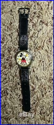 Disney1935 Ingersoll Mickey Mouse Watch+metal Band+works+keeps Time+n. Mint Box