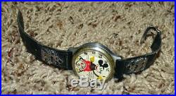 Disney1935 Ingersoll Mickey Mouse Watch+metal Band+works+keeps Time+n. Mint Box