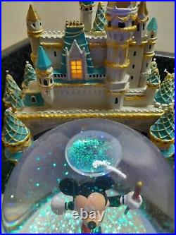 Disney Disneyana Store Mickey Mouse Castle Musical & Light Up Snow Globe Boxed