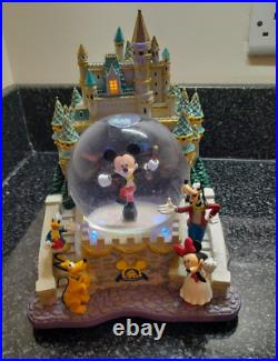 Disney Disneyana Store Mickey Mouse Castle Musical & Light Up Snow Globe Boxed