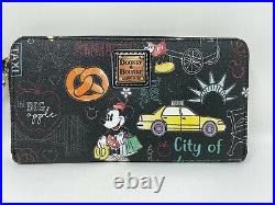 Disney Dooney & and Bourke New York City Minnie Mouse Mickey Wristlet Wallet NWT