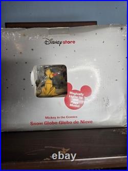 Disney Mickey An Friends Comic Strip Artists Mickey Mouse March Snow Globe MINT