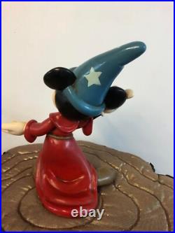 Disney Mickey Mouse Fantasia med Fig The Sorcerers Apprentice Statue