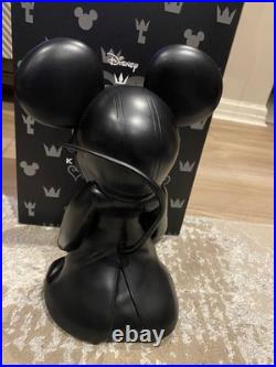 Disney Mickey Mouse Kingdom of Hearts King Mickey Figure New
