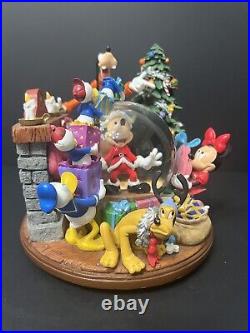 Disney Mickey Mouse Snow Globe Lights Up Musical Christmas Large Read Rare