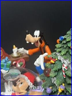 Disney Mickey Mouse Snow Globe Lights Up Musical Christmas Large Read Rare