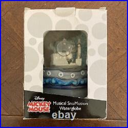 Disney Mickey Mouse Steamboat Willie Musical SnoMotion Waterglobe