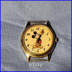 Disney Mickey Mouse watch. V515-6000 A1