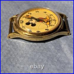 Disney Mickey Mouse watch. V515-6000 A1