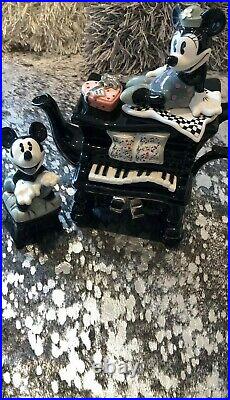Disney Showcase Collection Mickey Mouse & Minnie Piano Teapot By Paul Cardew