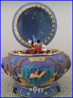 Disney Sorcerer's and Apprentance Mickey Mouse Fantasia Relvoling Music Box
