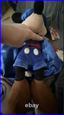 Disney Store Exclusive Limited Edition Mickey Mouse Sorcerer's Apprentice. Newz Disney Store Exclusive Limited Edition Mickey Mouse Sorcerer's Apprentice. Newz
