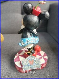 Disney Traditions Jim Shore Mickey Mouse Love is in the Air & Minnie I Heart U