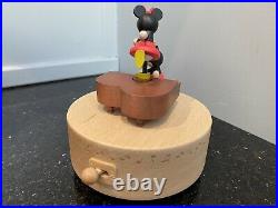 Disney Wooderful Life Mickey Mouse Musical Wooden Box Oh What A Merry Christmas