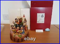 Enesco Disney Traditions Holiday Harmony Caroling Figurine 4046025