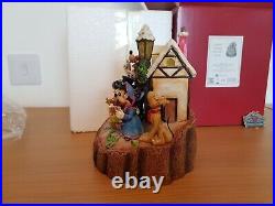 Enesco Disney Traditions Holiday Harmony Caroling Figurine 4046025
