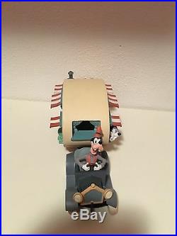 Extremely Rare! Disney Mickey Mouse & Goofy Camping Demons & Merveilles Statue