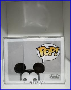 Funko Pop! Disney Mickey Mouse #01 Diamond Edition Barns And Nobel Exclusive