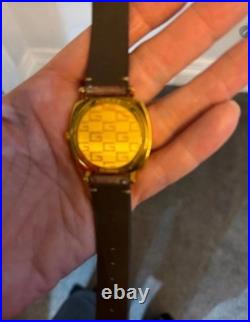 Gucci Grip Disney Mickey Mouse Gold Dial Lesther Strap Original Box
