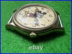 Lorus Seiko Disney Mickey Mouse Watch Quartz Japan V515-6000 A1 gold tone