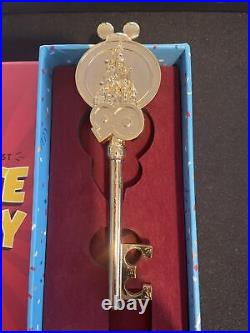 Mickey Mouse Worlds Biggest mouse party key -Disney land Paris- Limited Edition