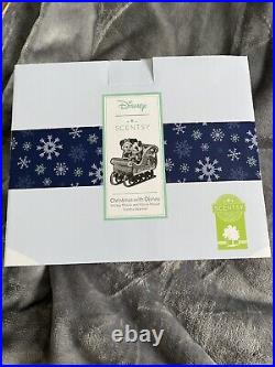 NIB Christmas with Disney Mickey and Minnie Mouse Sled Scentsy Warmer Holiday