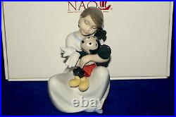 New Nao By Lladro #1641 I Love You, Mickey Brand Nib Girl Disney Cute Save$ F/sh