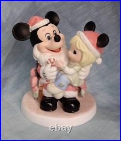 Precious Moments Disney Exclusive Showcase Collection Mickey Mouse Christmas