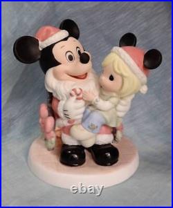 Precious Moments Disney Exclusive Showcase Collection Mickey Mouse Christmas