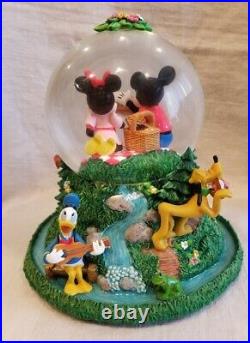 RARE Disney Mickey Mouse Minnie Goofy Pluto Picnic Large Music Snowglobe