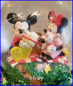 RARE Disney Mickey Mouse Minnie Goofy Pluto Picnic Large Music Snowglobe