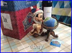 V Rare Disney Tradition'seasons Greetings Around The World-santa Mickey Mouse