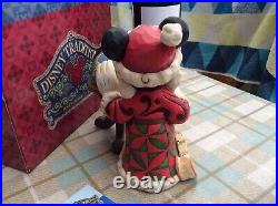 V Rare Disney Tradition'seasons Greetings Around The World-santa Mickey Mouse