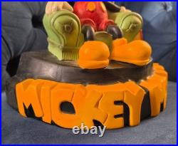 Vintage Disney Mickey Mouse Reading Chair Ceramic Figurine Demons & Merveilles