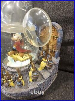 Vintage Disney Mickey Mouse Sorcerer Apprentice Snowglobe Musical Lighted 11