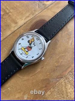 Vintage Lorus Mickey Mouse Watch V515 6000