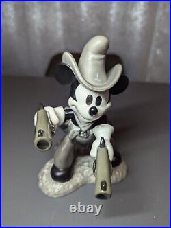 WDCC Disney Classics Two Gun Mickey Mouse Quick Draw Cowboy Porcelain Figure T10