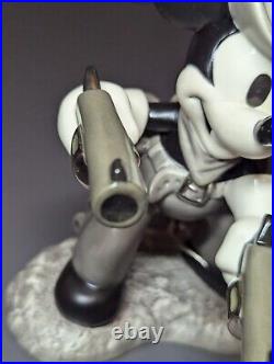 WDCC Disney Classics Two Gun Mickey Mouse Quick Draw Cowboy Porcelain Figure T10