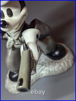 WDCC Disney Classics Two Gun Mickey Mouse Quick Draw Cowboy Porcelain Figure T10