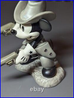 WDCC Disney Classics Two Gun Mickey Mouse Quick Draw Cowboy Porcelain Figure T10