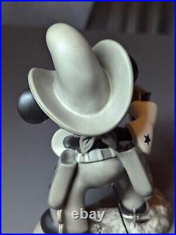 WDCC Disney Classics Two Gun Mickey Mouse Quick Draw Cowboy Porcelain Figure T10