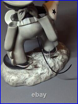 WDCC Disney Classics Two Gun Mickey Mouse Quick Draw Cowboy Porcelain Figure T10