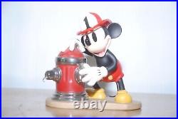 WDCC / Walt Disney Classics Mickey Mouse Fireman To The Rescue Figurine