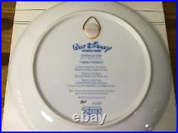 Walt Disney Christmas Plate 1981 Goofy/Bambi/Donald Duck/Mickey Mouse