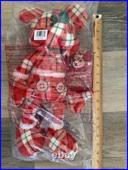 °o° Disney Cardmember Exclusive 2025 Mickey Mouse Holiday Plaid Plush NEW °o°